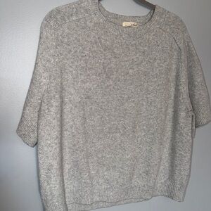 Universal Thread Short Sleeve Crewneck Sweater